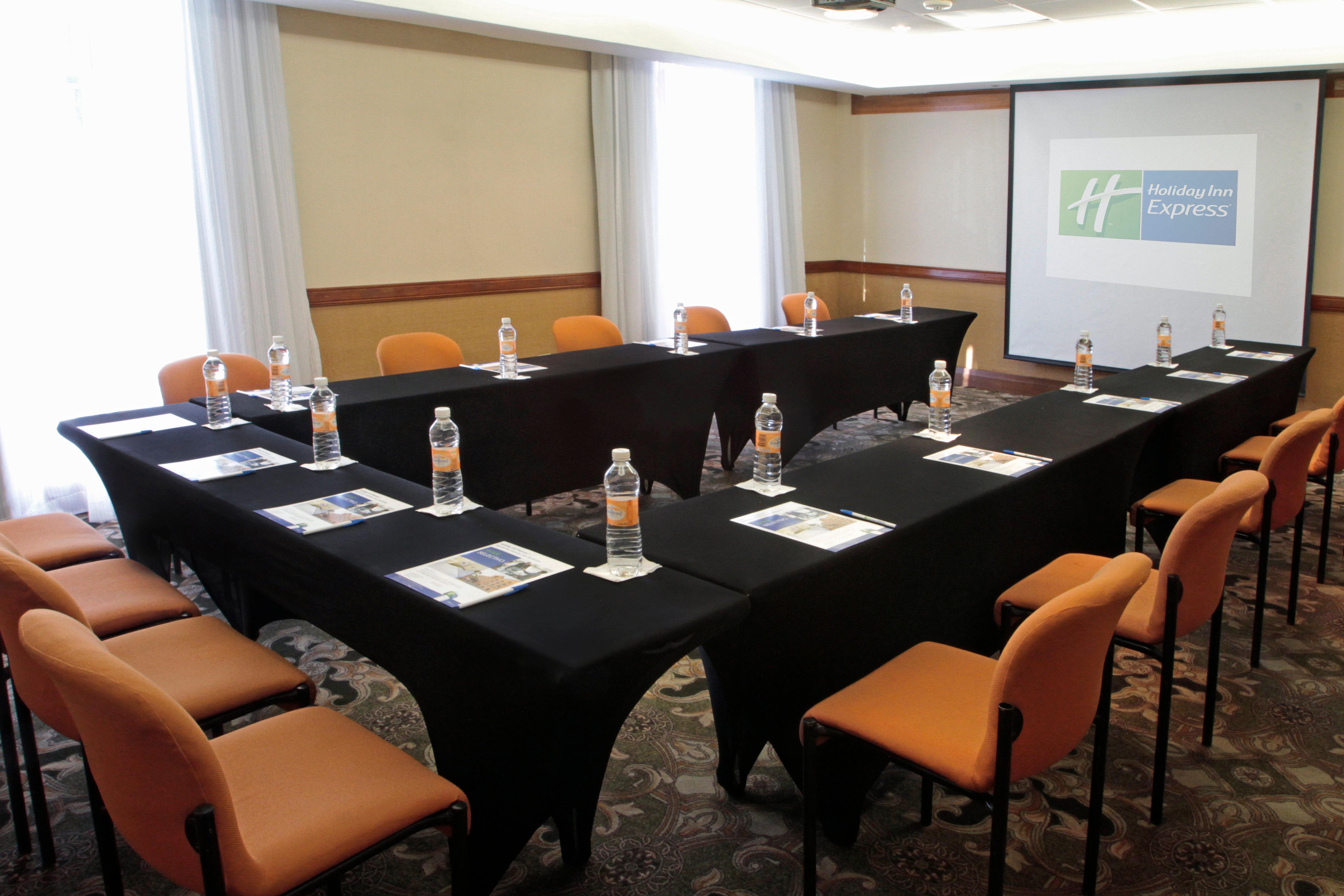 Holiday Inn Express Monterrey Galerias-San Jeronimo By Ihg מראה חיצוני תמונה