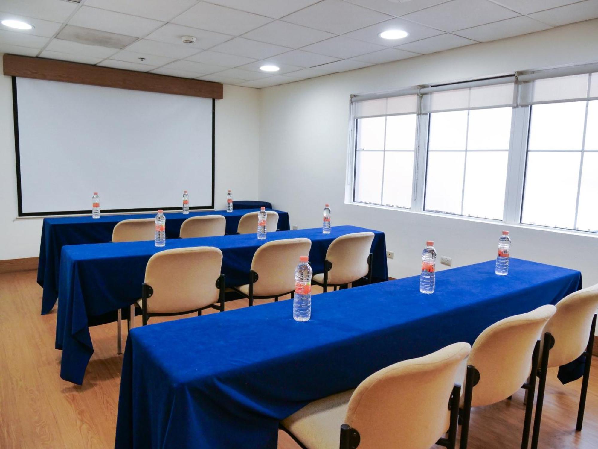 Holiday Inn Express Monterrey Galerias-San Jeronimo By Ihg מראה חיצוני תמונה